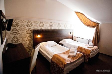 Hotel Kuban プシュチナ エクステリア 写真