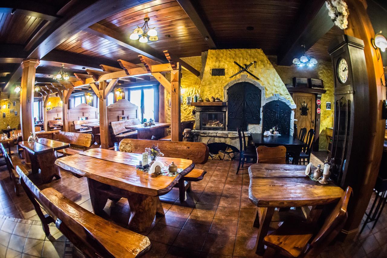 Hotel Kuban プシュチナ エクステリア 写真