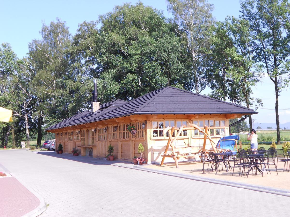 Hotel Kuban プシュチナ エクステリア 写真